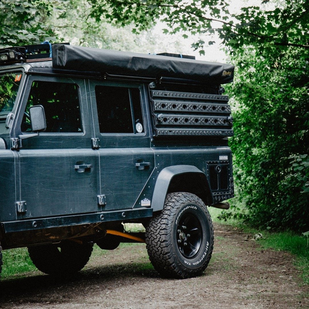 Land Rover Defender 110